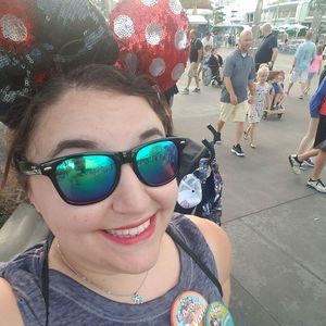 Meet your Posher, Liz